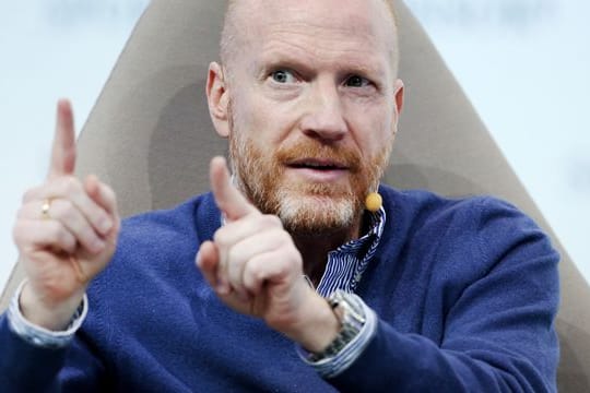 Nach Meinung von Matthias Sammer darf die vertragliche Situation der Bundestrainer-Kandidaten bei der Auswahl keine Rolle spielen.