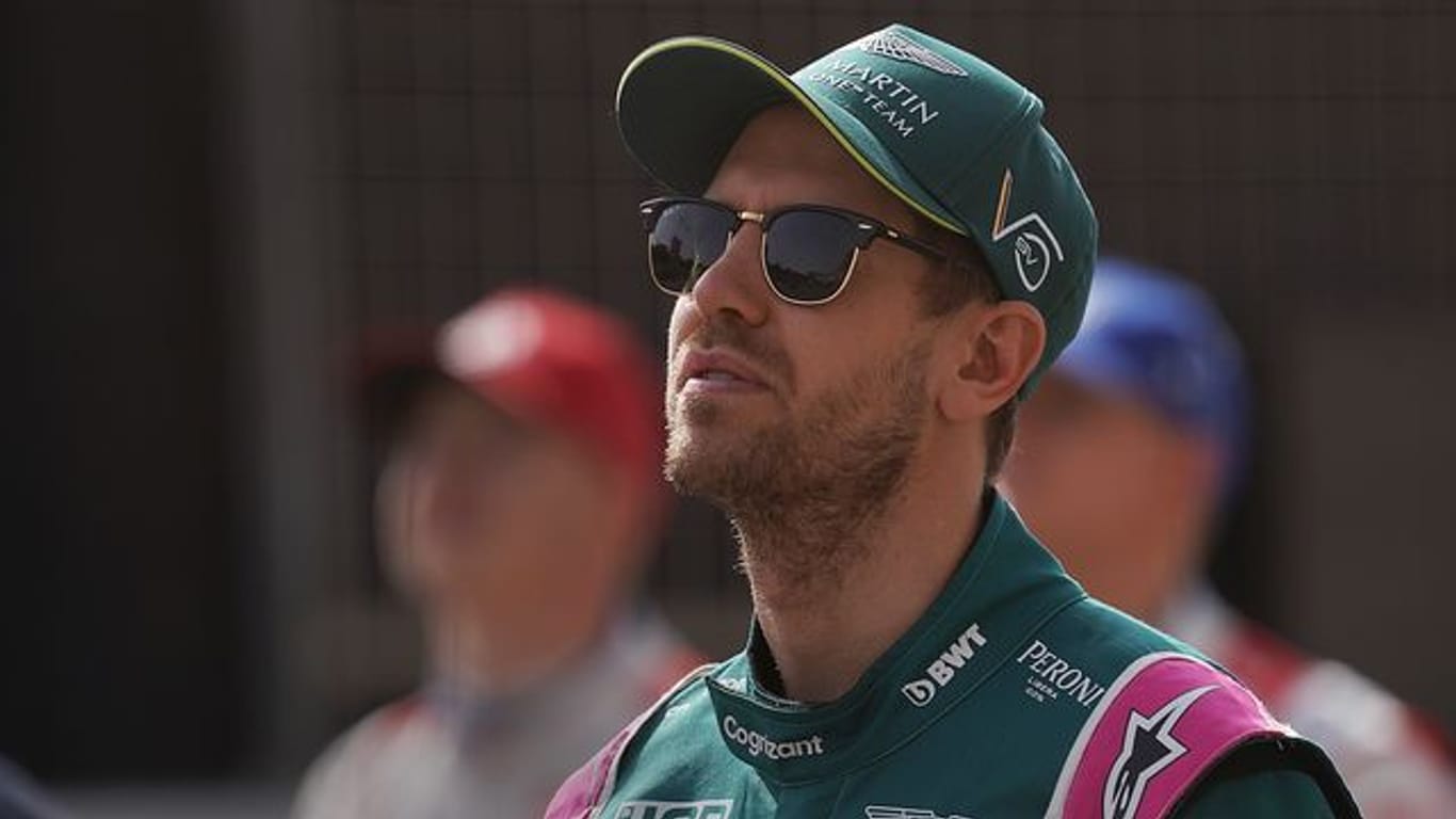 Ex-Weltmeister Sebastian Vettel hält sich vor dem ersten Formel-1-Rennen mit seinem neuen Team Aston Martin noch immer gut genug für Titel.
