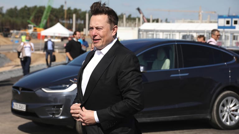 Tesla-Gründer Elon Musk (Archivbild): In einem Tweet verkündete er, dass US-Kunden seine Autos nun auch mit Bitcoin kaufen können