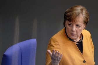 Bundeskanzlerin Angela Merkel (CDU): Im Bundestag muss sie sich den Fragen der Abgeordneten stellen.