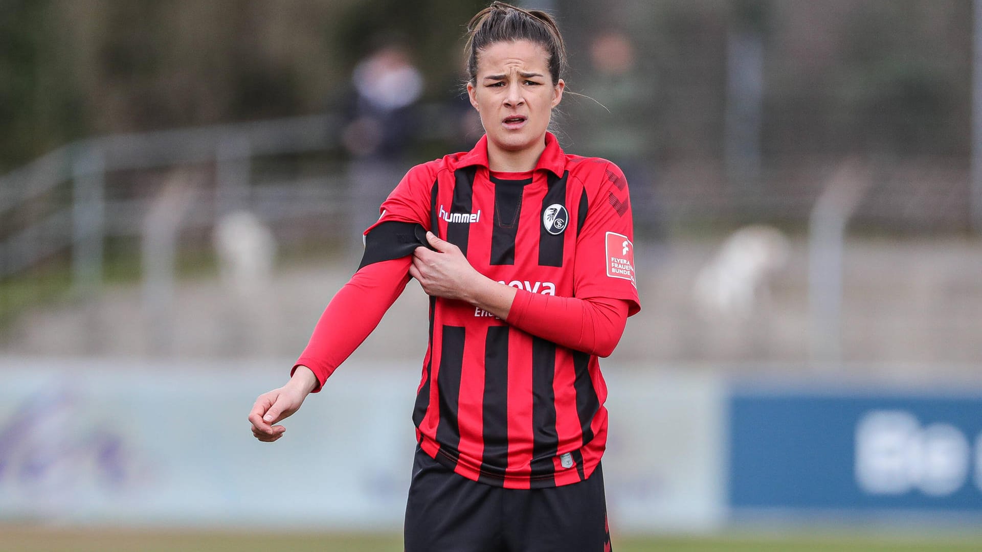 Lena Lotzen: Die Ex-Freiburg-Spielerin hat ihre Karriere beendet. Lena Lotzen: Die Ex-Freiburg-Spielerin hat ihre Karriere beendet.