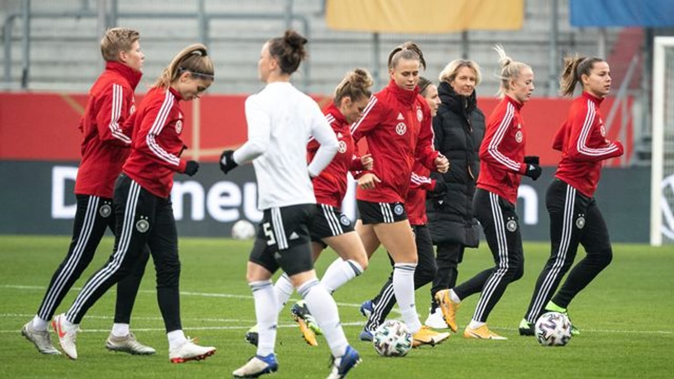Bestreiten die nächsten beiden Länderspiele in Wiesbaden: Die deutschen Nationalspielerinnen beim Training.