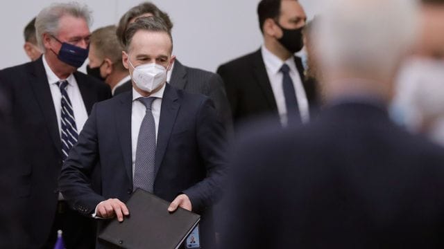 Heiko Maas (M) beim Außenministertreffen im Nato-Hauptquartier in Brüssel. Heiko Maas (M) beim Außenministertreffen im Nato-Hauptquartier in Brüssel.