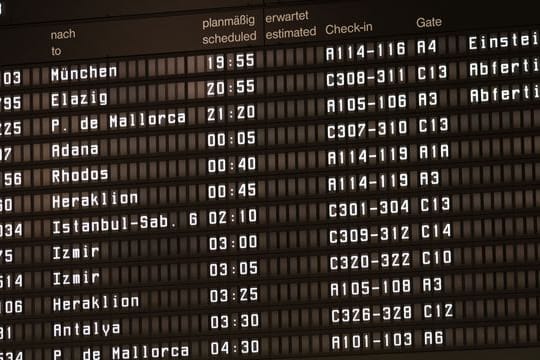 Abfluginformationen am Flughafen Hannover.