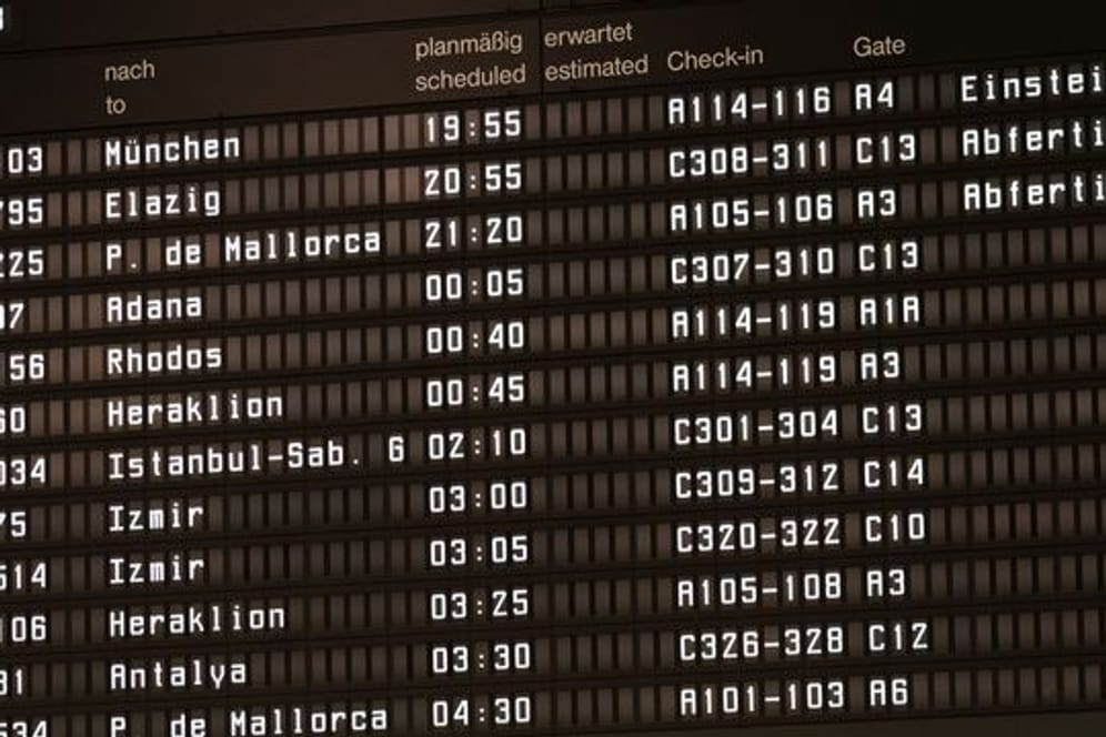 Abfluginformationen am Flughafen Hannover.