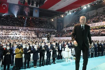 Der türkische Präsident Recep Tayyip Erdoğan: Die Corona-Neuinfektionen steigen.