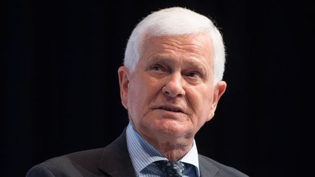 Lutz Hangartner, Präsident des Bundes Deutscher Fußball-Lehrer (BDFL). Lutz Hangartner, Präsident des Bundes Deutscher Fußball-Lehrer (BDFL).