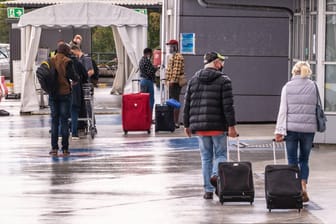 Testzentrum am Berliner Flughafen: Reiserückkehrer müssen nach der Einreise in Deutschland sofort zu einem Corona-Test.