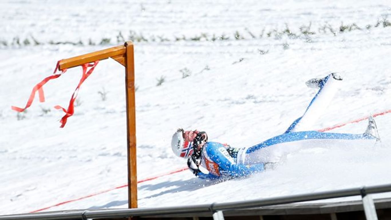 Skiflug-Weltmeister Daniel Andre Tande stürzte schwer im slowenischen Planica.