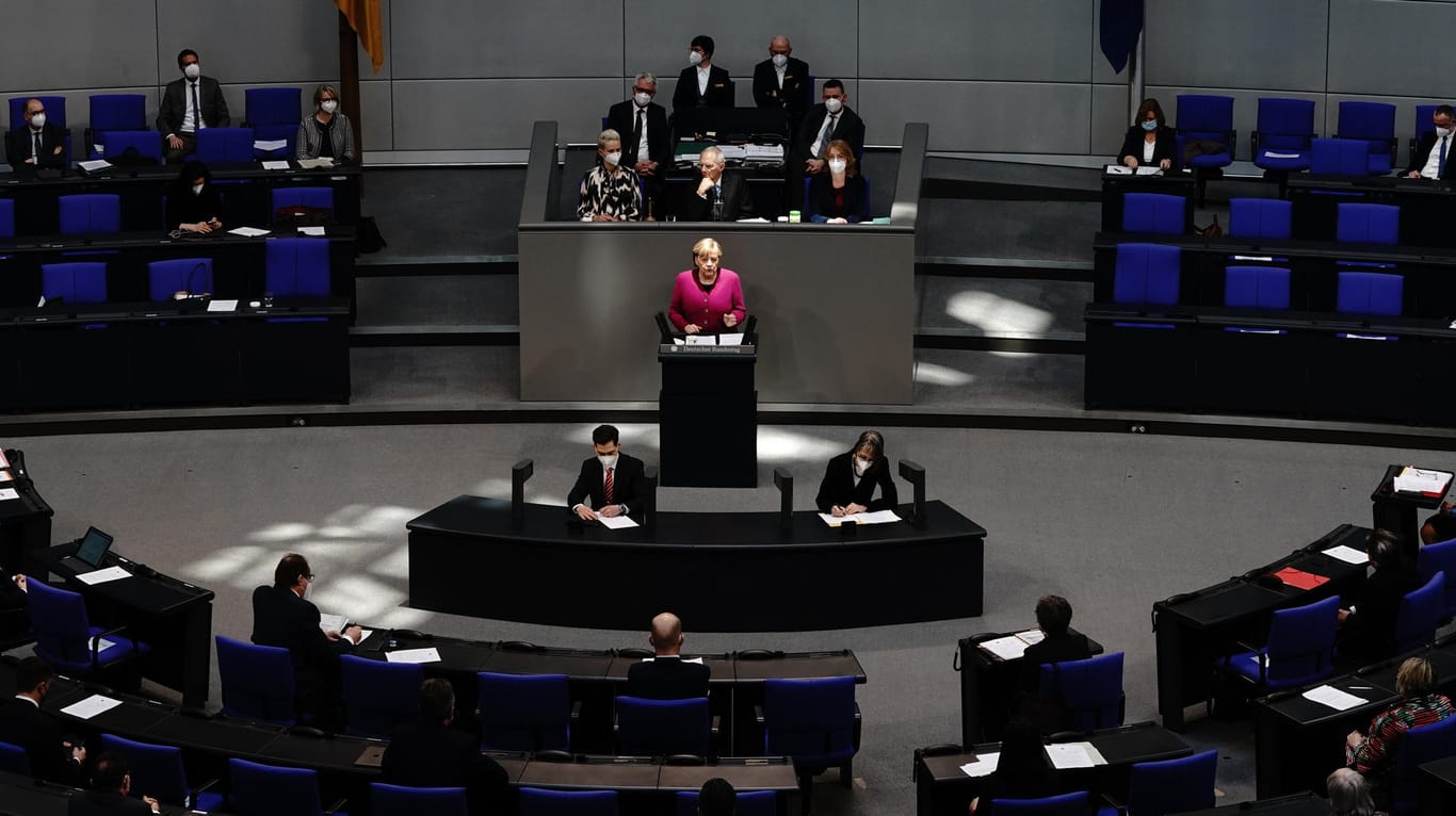 Debatte im Bundestag mit Kanzlerin Angela Merkel: Das deutsche Parlament hat am Donnerstag den Corona-Hilfsfonds der Europäischen Union gebilligt.
