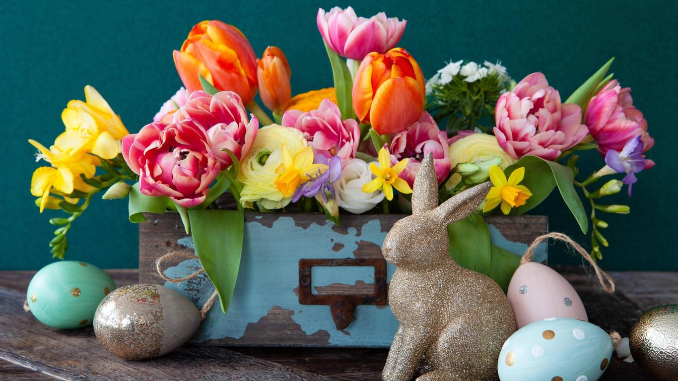 Schöne Blumensträuße zu Ostern: Blumen bestellen und verschicken Sie dieses Jahr einfach online.