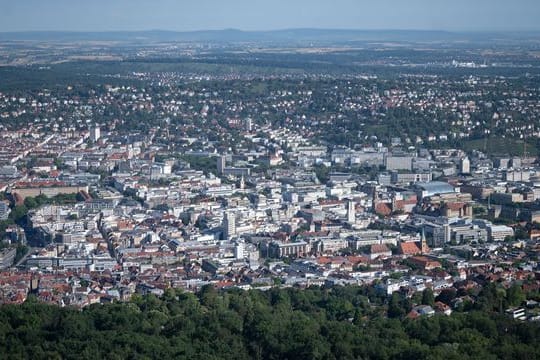 Die teuerste Großstadt für Mieter ist einer Analyse des Immobilienspezialisten F+B zufolge derzeit Stuttgart.