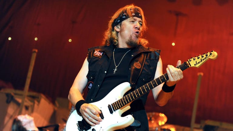 Adrian Smith: Der Iron-Maiden-Gitarrist ist jetzt solo unterwegs.