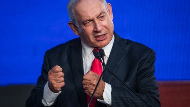 Nach dem vorläufigen Wahlergebnis bleibt der rechtskonservative Likud von Benjamin Netanjahu zwar stärkste Kraft. Nach dem vorläufigen Wahlergebnis bleibt der rechtskonservative Likud von Benjamin Netanjahu zwar stärkste Kraft.