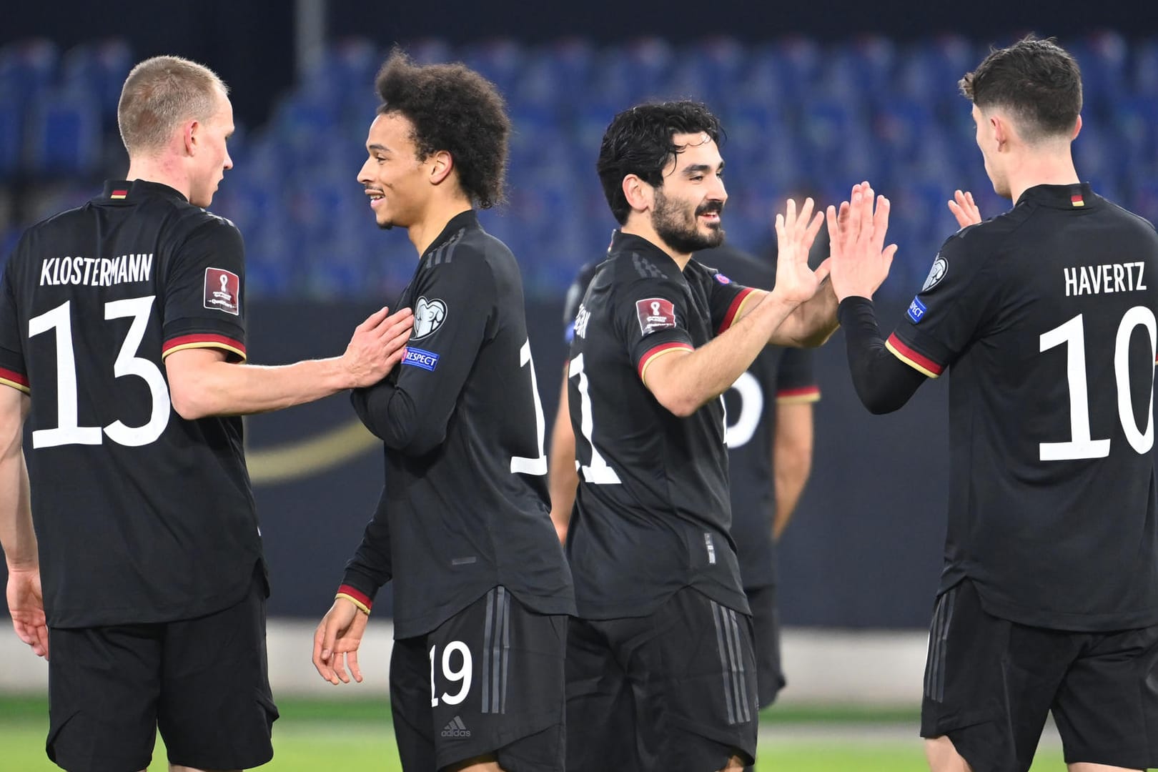In bester Laune: Die DFB-Auswahlspieler (v. l.) Lukas Klostermann, Leroy Sané, Ilkay Gündogan und Kai Havertz bejubeln ein Tor gegen Island.
