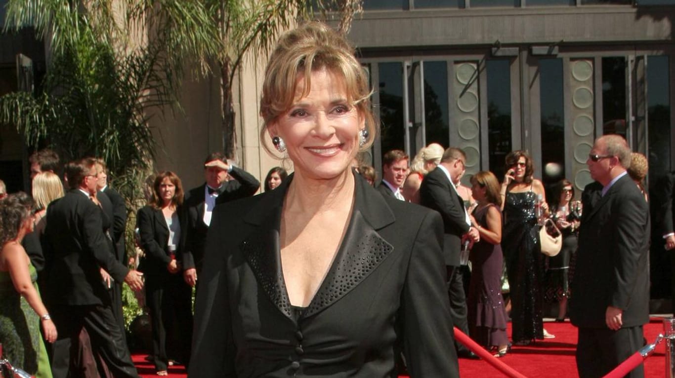 Jessica Walters bei den Emmys 2006.