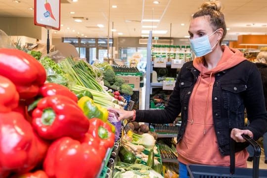 Wer die Osterfeiertage nicht im Einkaufstrubel verbringen will, sollte seine Besorgungen und Speisen am besten vorher richtig planen.