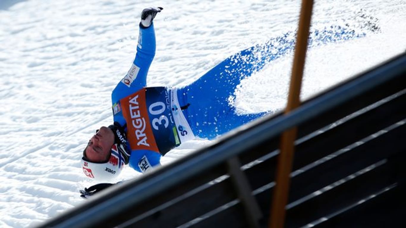 War brutal gestürzt: Norwegens Top-Skispringer Daniel Andre Tande.