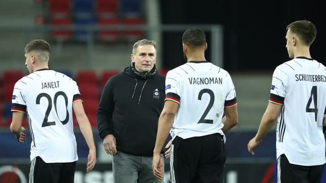 Trainer Stefan Kuntz (M. Trainer Stefan Kuntz (M.