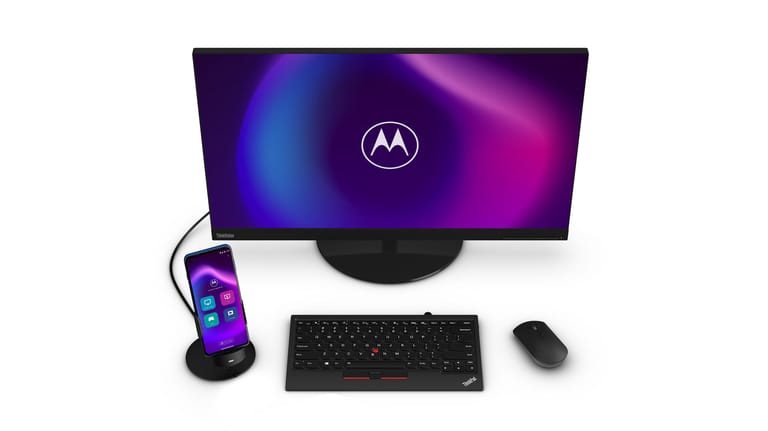Ready for heißt Motorolas neue Plattform, über die Smartphones mit größeren Bildschirmen neue Rollen einnehmen können. Hier als Desktop-Ersatz mit Maus und Tastatur.