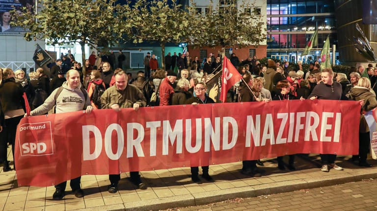 Eine Demo gegen Nazis und Rechte im Oktober 2019 (Archivbild): Gegen die Präsenz der Nazis in der Stadt gibt es immer wieder auch Gegenproteste.