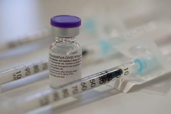 Corona-Impfstoff von Biontech-Pfizer: Er wird bisher nur an erwachsene Menschen verimpft.