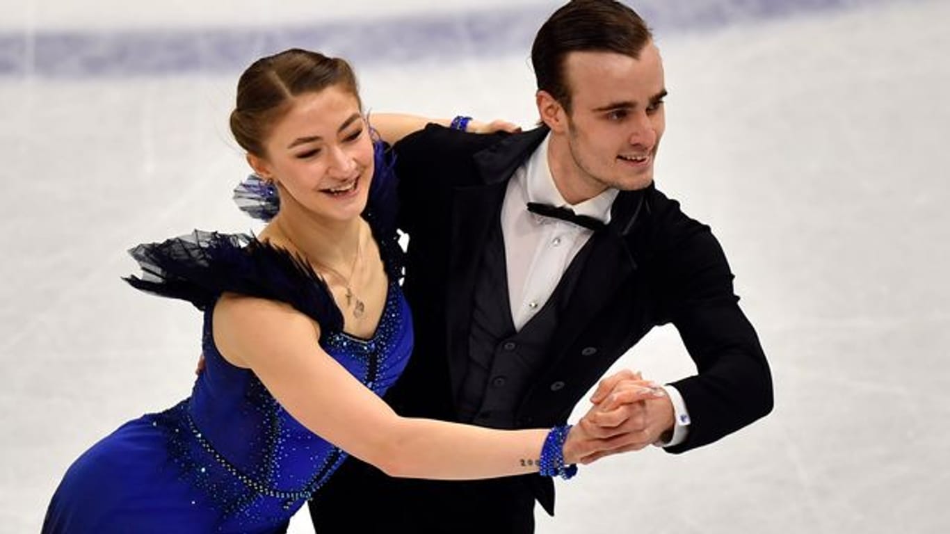 Die deutschen Eistänzer Katharina Müller und Tim Dieck wollen sich einen Olympia-Startplatz sichern.