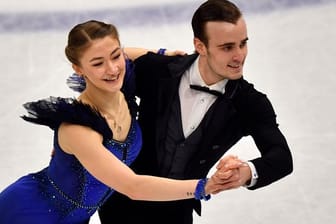 Die deutschen Eistänzer Katharina Müller und Tim Dieck wollen sich einen Olympia-Startplatz sichern.