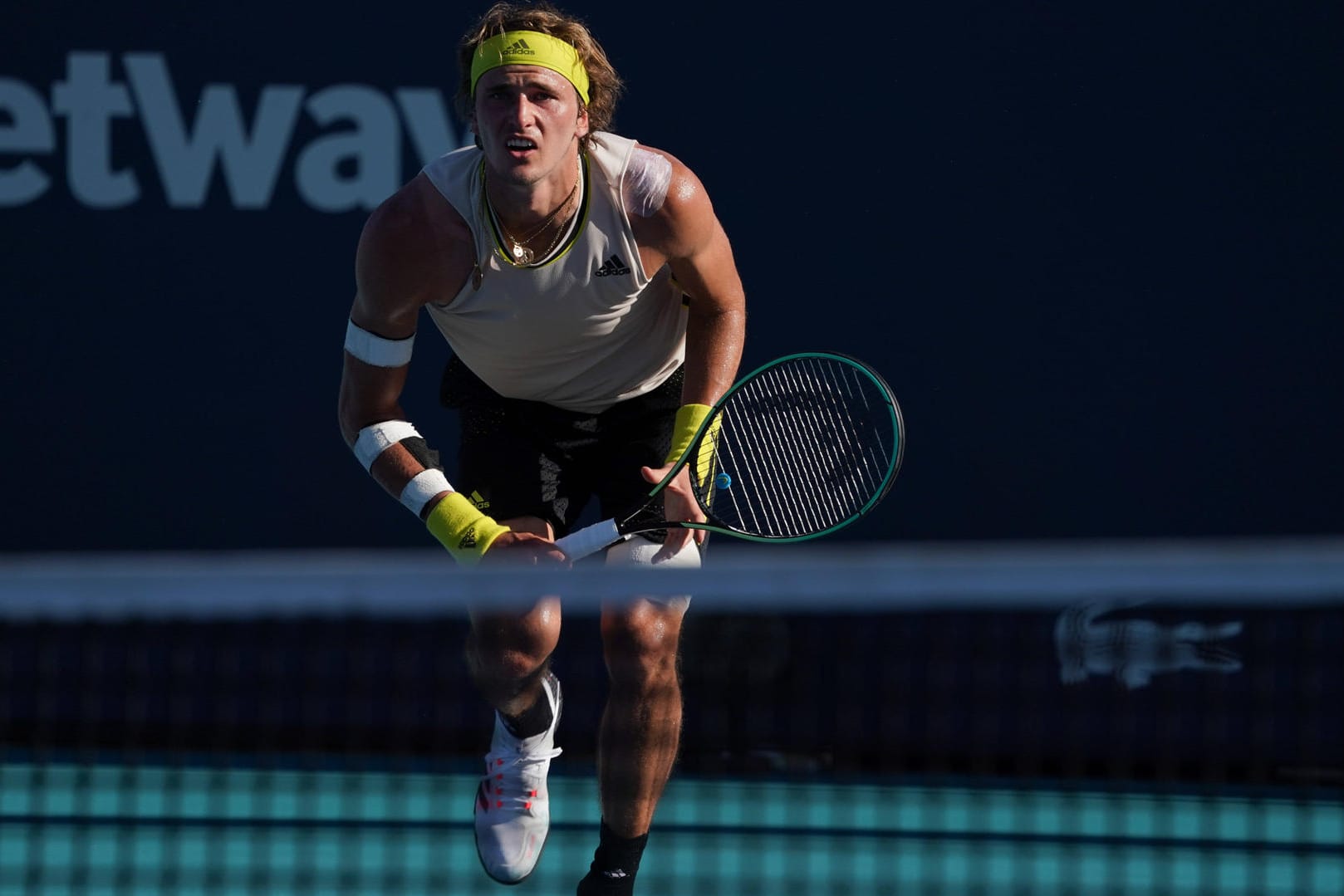 Alexander Zverev: Der deutsche Tennis-Profi ist in Miami ausgeschieden, zertrümmerte seinen Schläger.