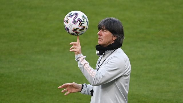 Löw bangt nach dem Ausfall von Niklas Süle gegen Rumänien auch um den Einsatz von Leon Goretzka und Leroy Sané.