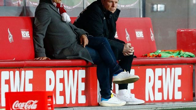 Pflegen einen offenen Austausch: FC-Sportdirektor Horst Heldt (l) und Trainer Markus Gisdol. Pflegen einen offenen Austausch: FC-Sportdirektor Horst Heldt (l) und Trainer Markus Gisdol.