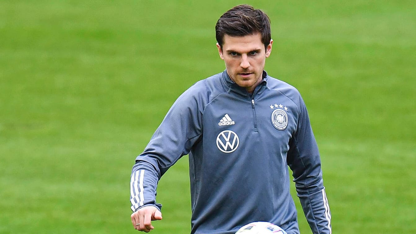 Jonas Hofmann: Der Nationalspieler befindet sich aktuell in Quarantäne. Jonas Hofmann: Der Nationalspieler befindet sich aktuell in Quarantäne.