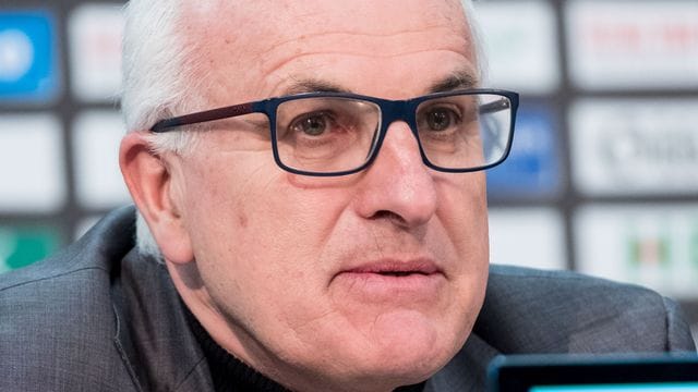 Christoph Schickhardt, Anwalt, spricht während einer Pressekonferenz. Christoph Schickhardt, Anwalt, spricht während einer Pressekonferenz.