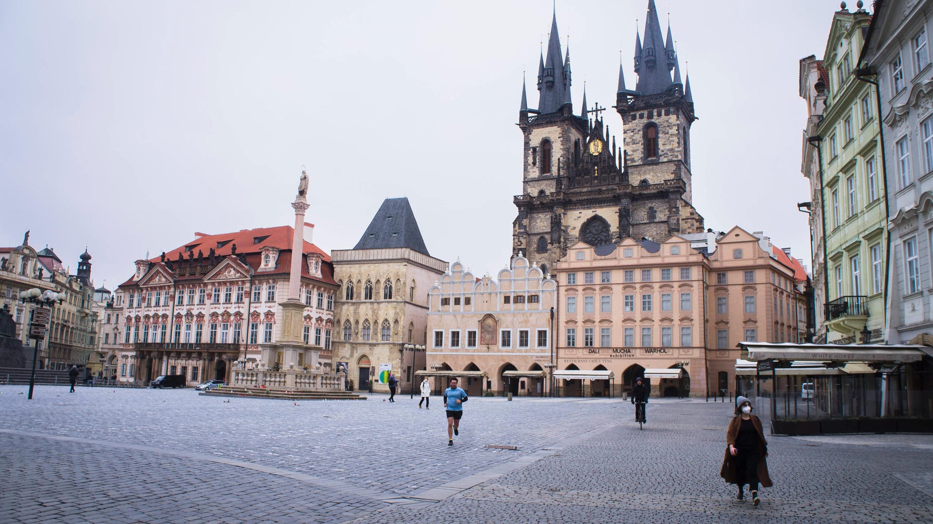 Innenstadt in Prag: Mehrere deutsche Nachbarländer sind als Hochinzidenzgebiete eingestuft. Innenstadt in Prag: Mehrere deutsche Nachbarländer sind als Hochinzidenzgebiete eingestuft.