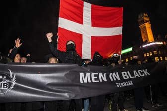 Demonstration in Kopenhagen: Hunderte sind gegen die aktuell geltenden Pandemie-Auflagen auf die Straßen gegangen.