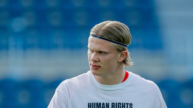 Klare Botschaft: Erling Haaland vor Norwegens Spiel gegen die Türkei.