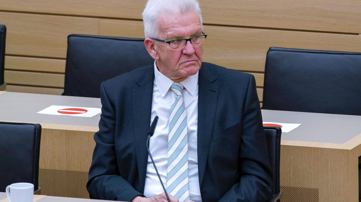 Baden-Württembergs Ministerpräsident Winfried Kretschmann: Bund und Länder werden ihm zufolge schon bald über einen harten Lockdown beraten.