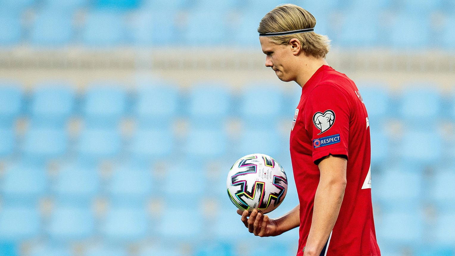 Erling Haaland im Spiel gegen die Türkei: Für den Norweger und sein Team lief es nicht so gut wie erhofft. Erling Haaland im Spiel gegen die Türkei: Für den Norweger und sein Team lief es nicht so gut wie erhofft.