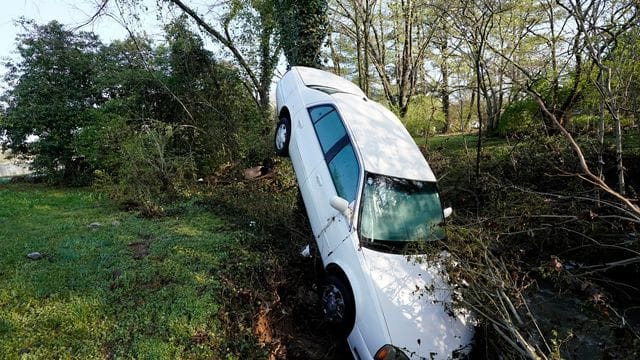 Ein von den Fluten mitgerissenes Auto in Nashville.