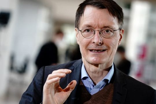 Karl Lauterbach, Gesundheitsexperte der SPD, fordert einen "letzten harten Lockdown".