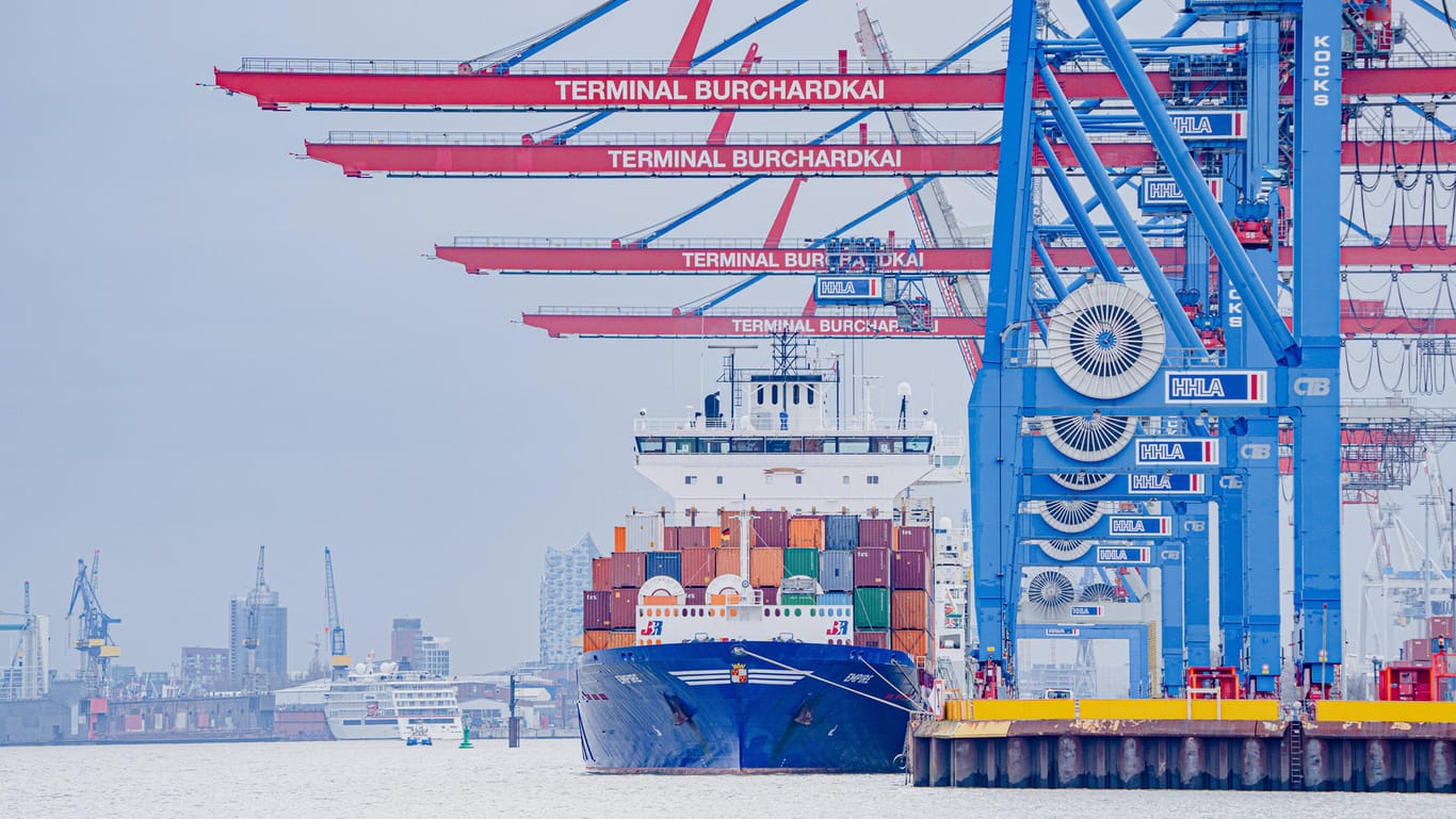 Ein Containerschiff im Hamburger Hafen: Deutschlands Exportunternehmen erwarten gute Geschäfte.