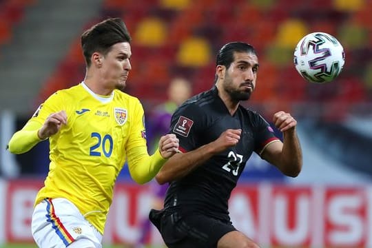 Überzeugte Bundestrainer Joachim Löw auf ungewohnter Position: Emre Can (r).