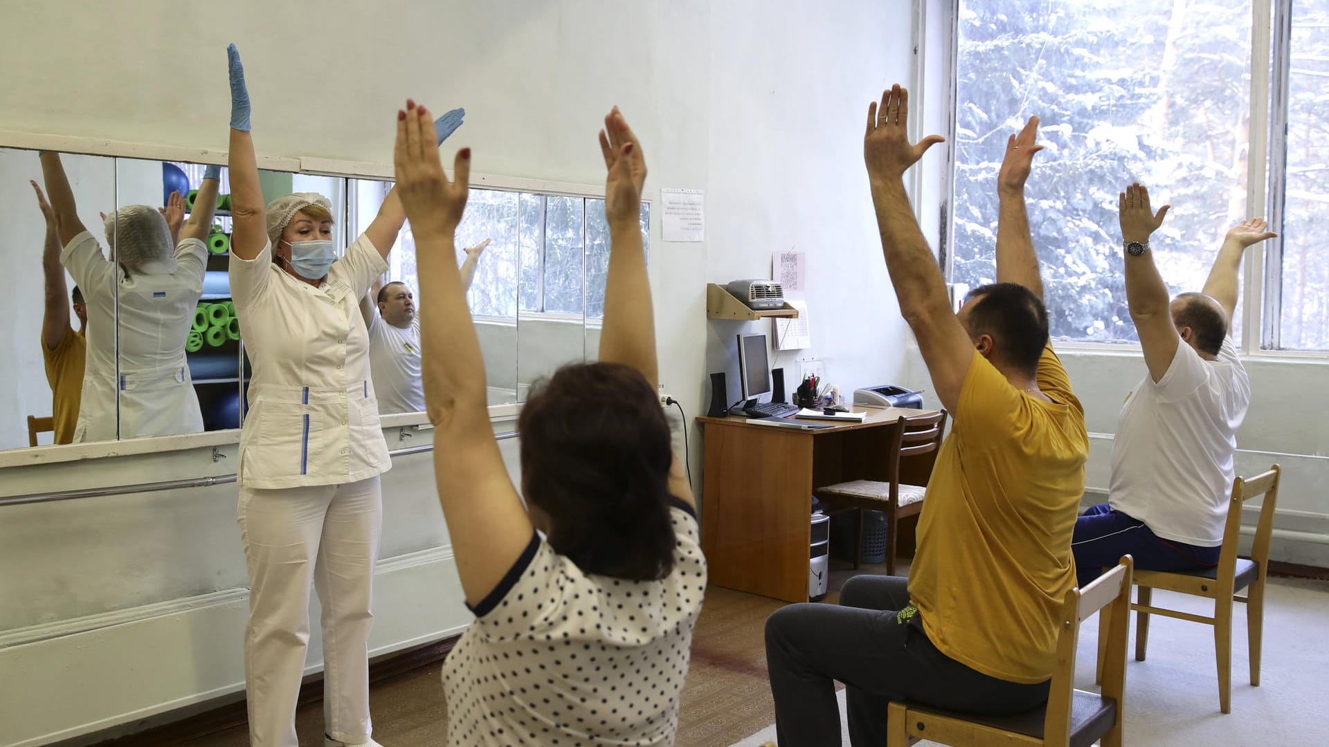 Physiotherapie: Nach einer Corona-Infektion leiden viele Patienten unter Muskelschwäche.