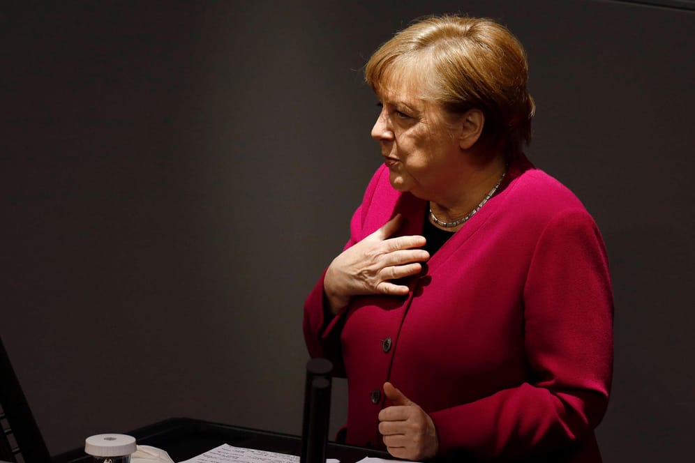 Unter der Woche bat Kanzlerin Merkel um Verzeihung. Am Sonntagabend kritisierte sie die Ministerpräsidenten scharf. Nun folgen fast genauso heftige Reaktionen.