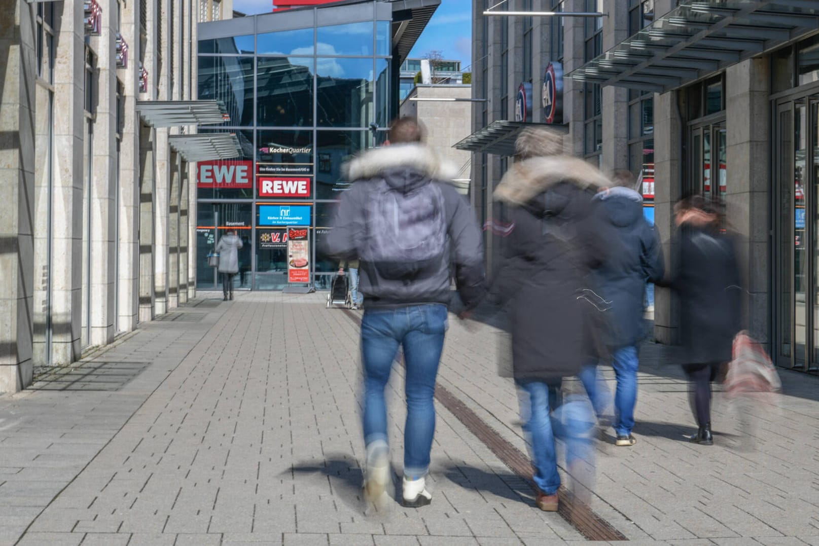 Deutschland im Frühjahr 2021: Ausgangssperren sollen das Coronavirus eindämmen helfen.