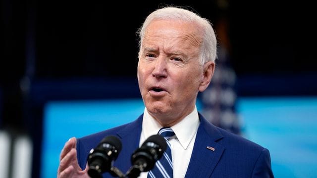 US-Präsident Joe Biden spricht während einer Veranstaltung über Corona-Impfungen. US-Präsident Joe Biden spricht während einer Veranstaltung über Corona-Impfungen.
