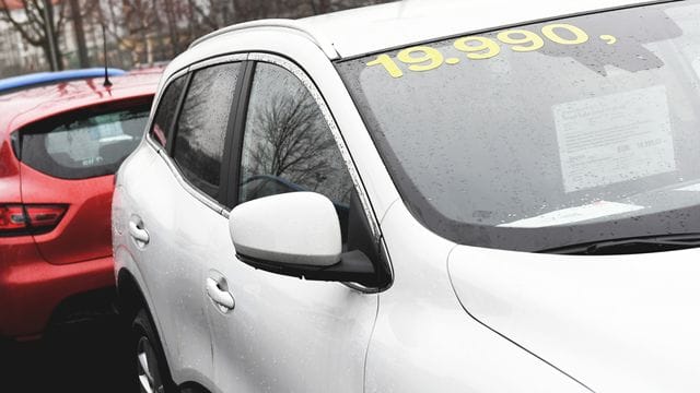 Schönes Schnäppchen: Das wünschen sich viele, wenn es um einen neuen Gebrauchten geht. Schönes Schnäppchen: Das wünschen sich viele, wenn es um einen neuen Gebrauchten geht.