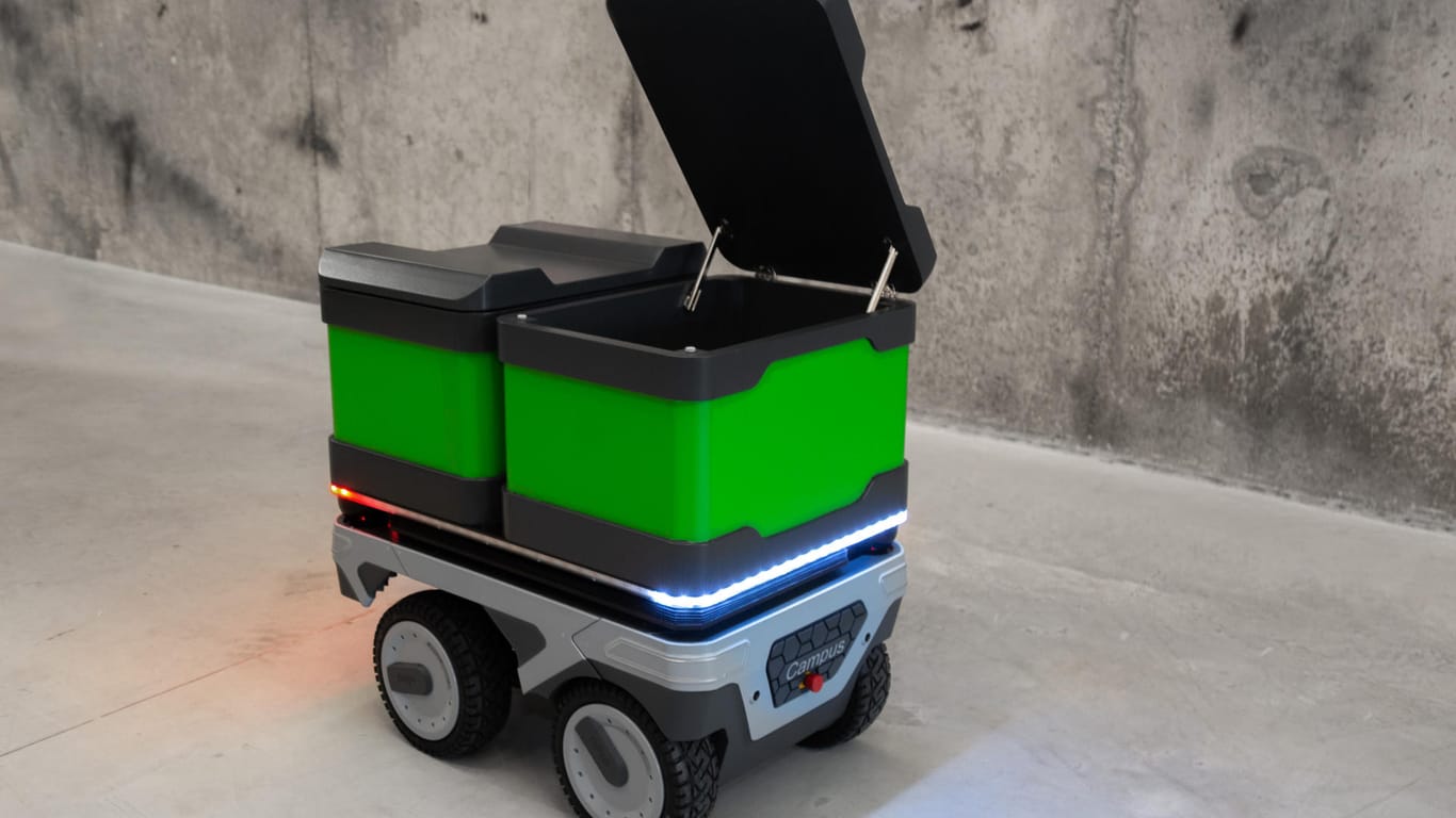 Ein Lieferroboter von Efeu-Campus: In den grünen Boxen werden die Pakete verstaut.