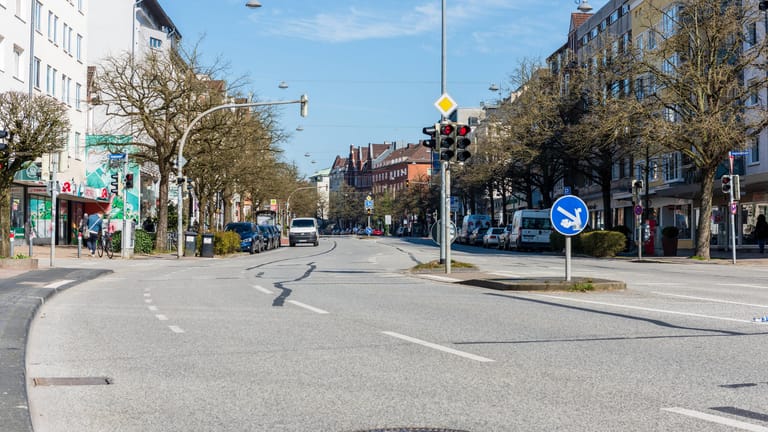 Die Holtenauerstraße in Kiel (Symbolbild): Auf der Einkaufsstraße wurden die beiden Personen anggriffen.