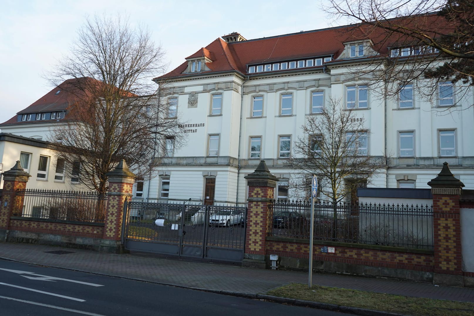 Tragischer Todesfall im Oberlausitzer Berglandklinikum in Zittau: Der Leiter der Covid-Station ist selbst an einer Corona-Infektion gestorben.